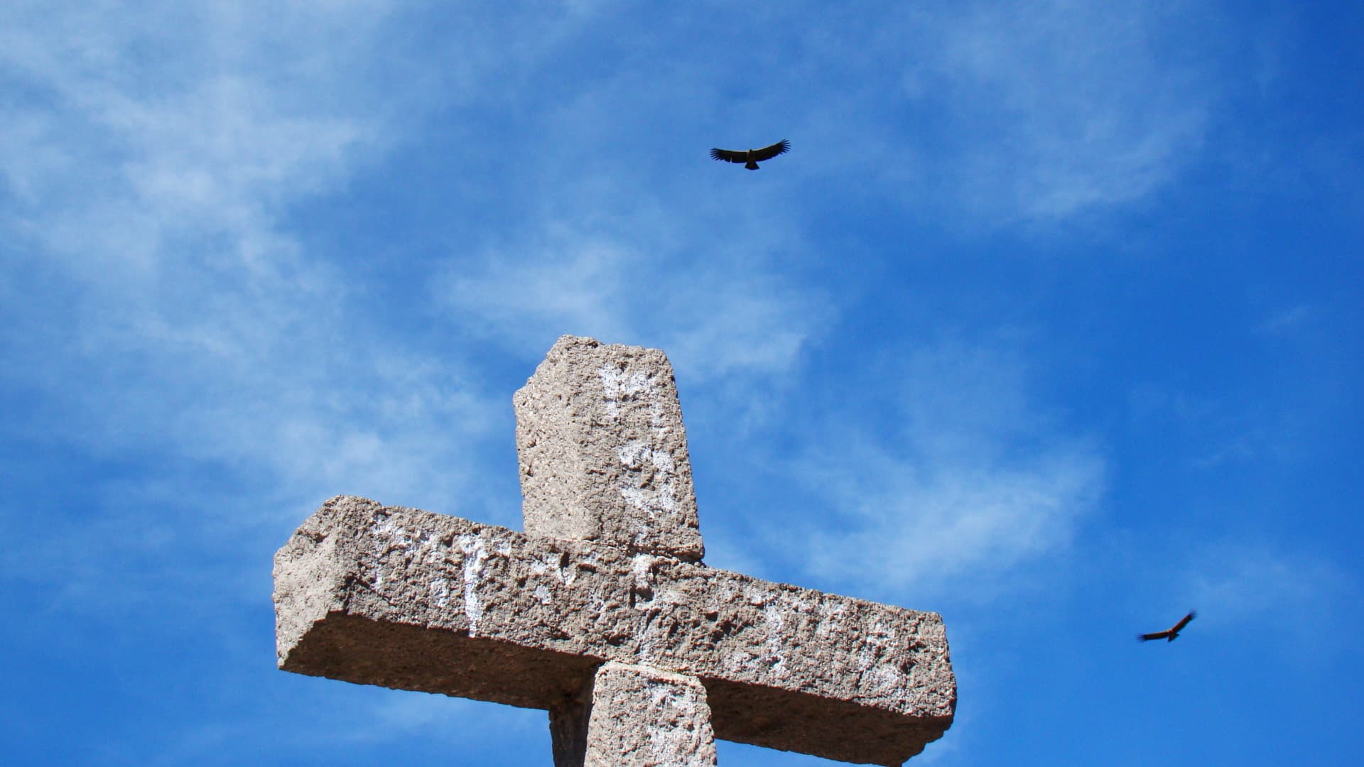 Aventura no Cânion do Colca: Um Dia na Cruz do Condor