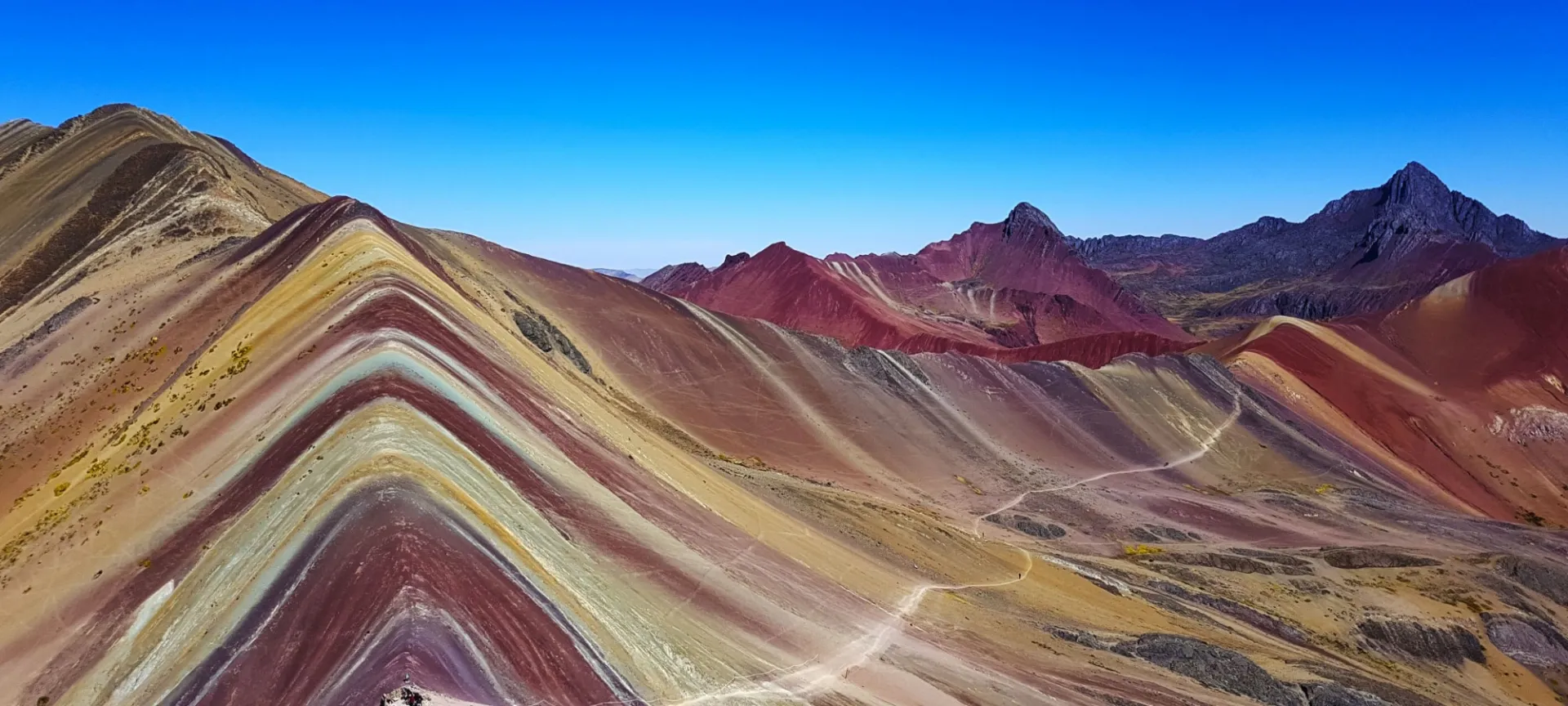 Montanha Colorida (Vinicunca) e a trilha de subida, Cusco, Peru